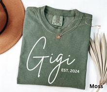 Load image into Gallery viewer, Gigi Est Shirt Gigi Gifts Mother&#39;s Day Gift for Grandma New Nana Gift Grandma Shirt Gigi Shirt Gigi Sweatshirt Grandma Sweatshirt New Grandma
